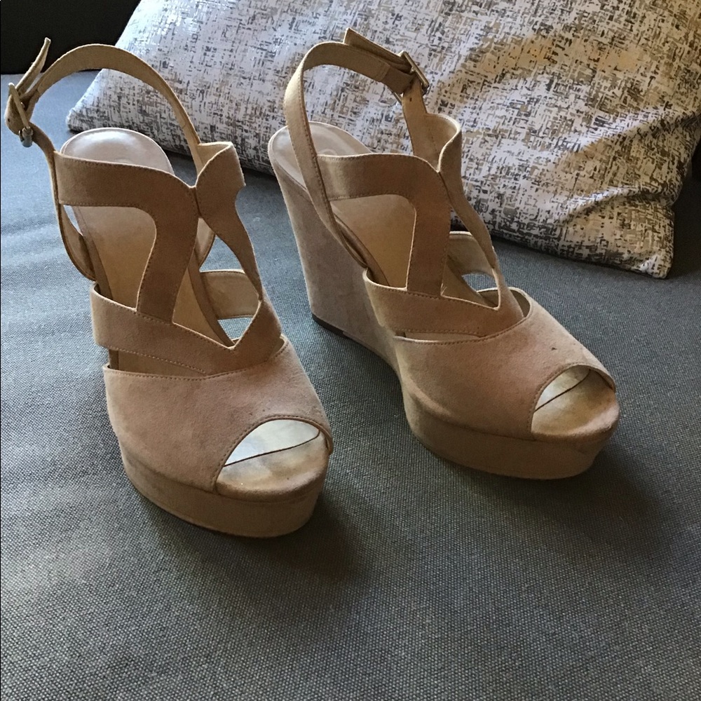 Pale Pink Sueded Platform Sandal